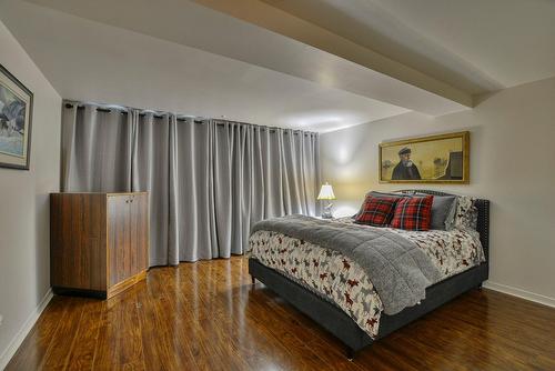 Chambre à coucher - 7 Place De Briey, Lorraine, QC - Indoor Photo Showing Bedroom