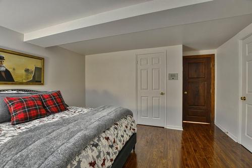 Chambre à coucher - 7 Place De Briey, Lorraine, QC - Indoor Photo Showing Bedroom