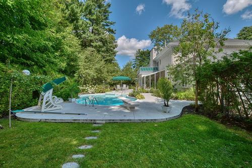 Cour - 7 Place De Briey, Lorraine, QC - Outdoor