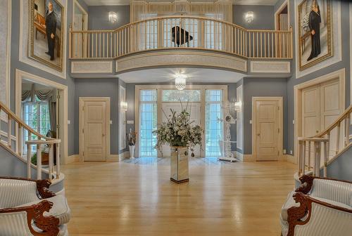 Hall d'entrée/Vestibule - 7 Place De Briey, Lorraine, QC - Indoor Photo Showing Other Room