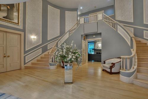 Escalier - 7 Place De Briey, Lorraine, QC - Indoor Photo Showing Other Room