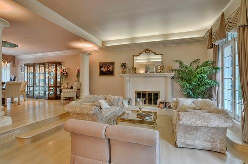 Salon - 7 Place De Briey, Lorraine, QC - Indoor Photo Showing Living Room With Fireplace