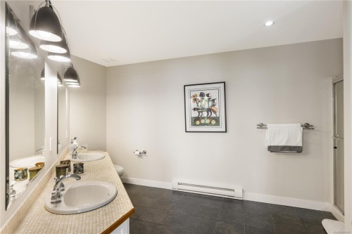 253 Chilton Rd, Salt Spring, BC 