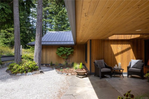 253 Chilton Rd, Salt Spring, BC 