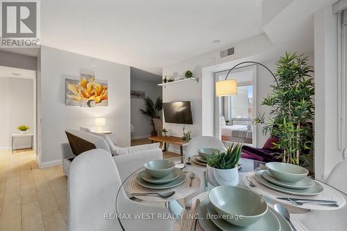 704 - 155 Yorkville Avenue, Toronto, ON - Indoor Photo Showing Dining Room