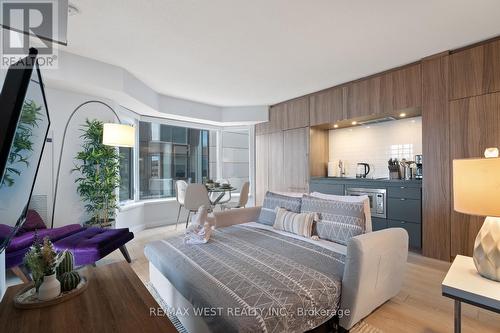 704 - 155 Yorkville Avenue, Toronto, ON - Indoor