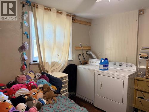 954 Glover Road, Trail, BC - Indoor Photo Showing Laundry Room