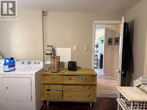 954 Glover Road, Trail, BC - Indoor Photo Showing Laundry Room