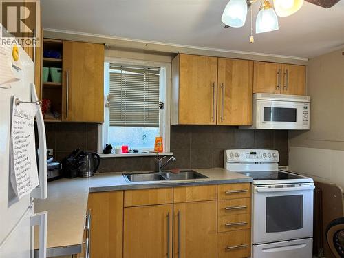 954 Glover Road, Trail, BC - Indoor Photo Showing Kitchen With Double Sink