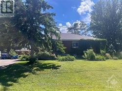 28 MYRLE AVENUE  Ottawa, ON K2H 8E6