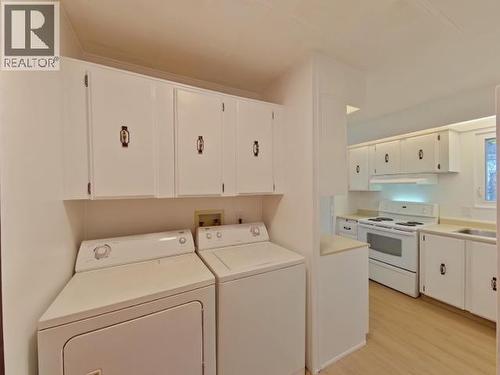 47-6271 Mcandrew Ave, Powell River, BC - Indoor Photo Showing Laundry Room