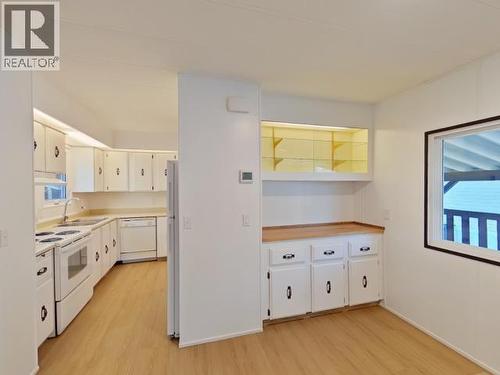 47-6271 Mcandrew Ave, Powell River, BC - Indoor Photo Showing Kitchen