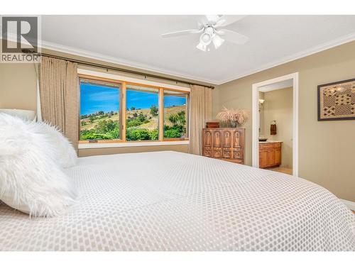 7850 Old Kamloops Road, Vernon, BC - Indoor Photo Showing Bedroom