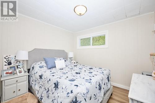349 Bassett Avenue, Fort Erie (Lakeshore), ON - Indoor Photo Showing Bedroom