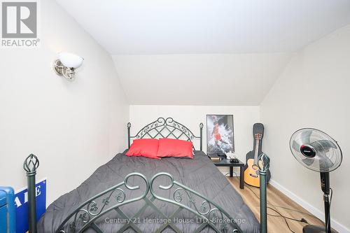 349 Bassett Avenue, Fort Erie (Lakeshore), ON - Indoor Photo Showing Bedroom