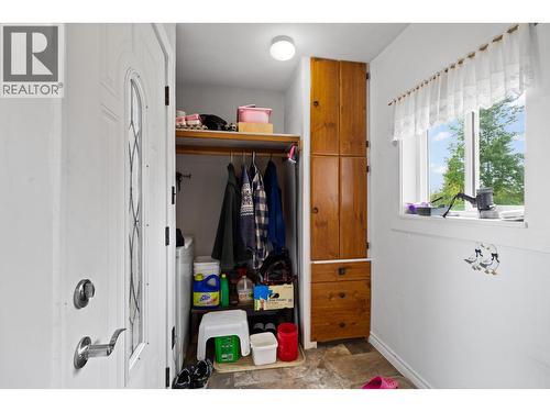 6777 Little Fort 24 Highway, Lone Butte, BC - Indoor