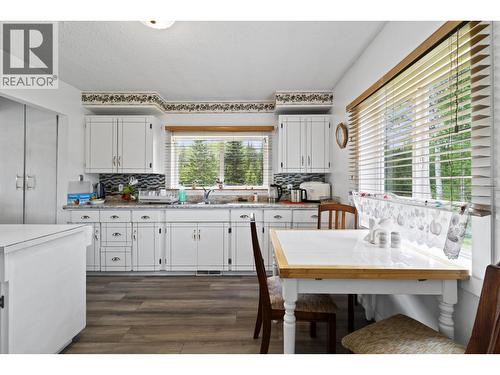 6777 Little Fort 24 Highway, Lone Butte, BC - Indoor