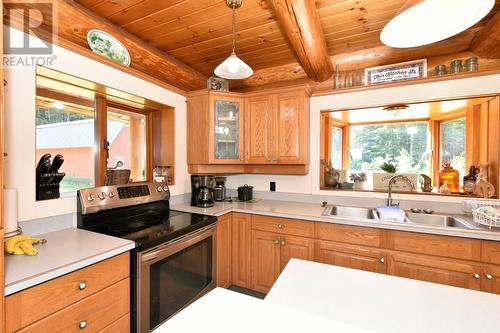 3740 Cameron Road, Eagle Bay, BC - Indoor Photo Showing Kitchen