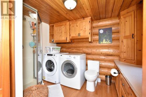 3740 Cameron Road, Eagle Bay, BC - Indoor Photo Showing Laundry Room