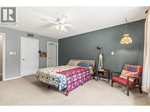 2907 Gyp Road, Falkland, BC - Indoor Photo Showing Bedroom