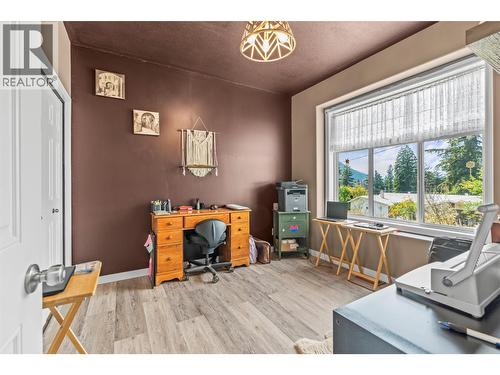 2907 Gyp Road, Falkland, BC - Indoor Photo Showing Office