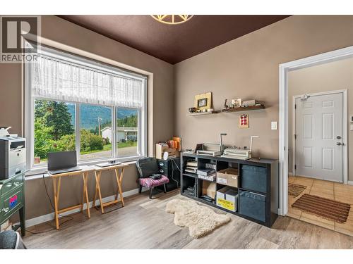 2907 Gyp Road, Falkland, BC - Indoor