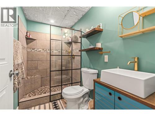 2907 Gyp Road, Falkland, BC - Indoor Photo Showing Bathroom