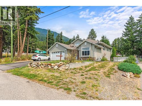 2907 Gyp Road, Falkland, BC - Outdoor