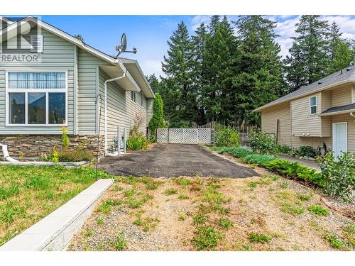2907 Gyp Road, Falkland, BC - Outdoor