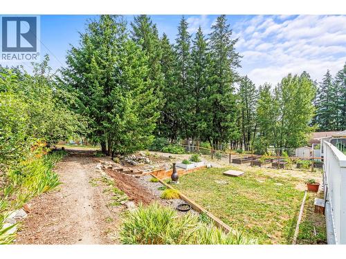2907 Gyp Road, Falkland, BC - Outdoor