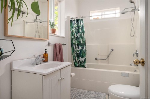 950 Bruce Ave, Nanaimo, BC 