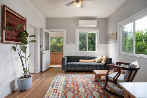 950 Bruce Ave, Nanaimo, BC 