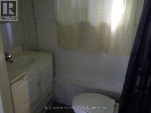 230 Third Avenue W, North Bay (Central), ON - Indoor Photo Showing Bathroom