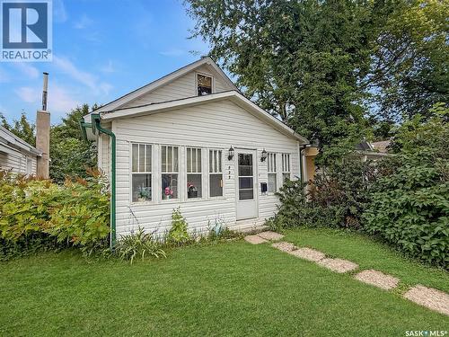 239 8Th Avenue Ne, Swift Current, SK - Outdoor