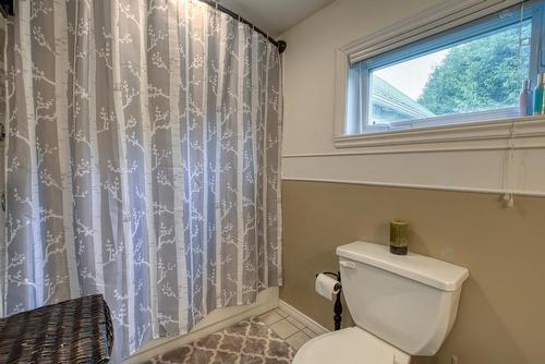 Bathroom - 3 Rue Girard, Saint-André-D'Argenteuil, QC - Indoor Photo Showing Bathroom