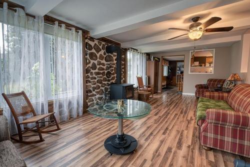 Family room - 3 Rue Girard, Saint-André-D'Argenteuil, QC - Indoor Photo Showing Living Room