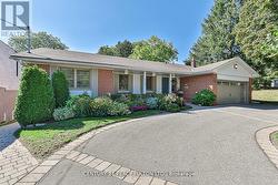 4 PAGE AVENUE  Toronto, ON M2K 2B2