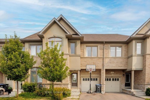 9 Oliana Way  Brampton, ON L6Y 6G8