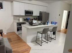 Upper-28 Masters Street  Welland, ON L3B 0N4