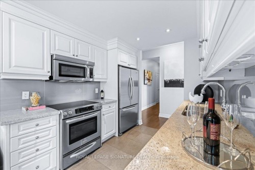 308-23 Rean Drive, Toronto, ON - Indoor Photo Showing Kitchen With Stainless Steel Kitchen With Upgraded Kitchen