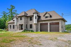 447 Ch. du Vieux-Moulin  Bryson, QC J0X 1H0