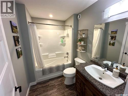 2 Derby Lane, Big Shell, SK - Indoor Photo Showing Bathroom