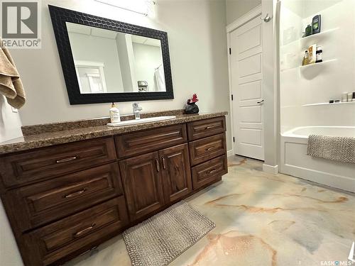 2 Derby Lane, Big Shell, SK - Indoor Photo Showing Bathroom