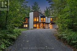 108 EDITH MARGARET PLACE  Ottawa, ON K2W 1A8