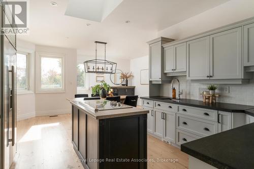 50 Lyonsview Lane, Caledon, ON - Indoor Photo Showing Kitchen