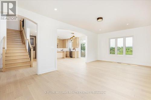 147 Lake Drive E, Georgina, ON - Indoor Photo Showing Other Room