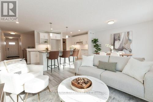 169 Styles Drive, St. Thomas, ON - Indoor Photo Showing Living Room