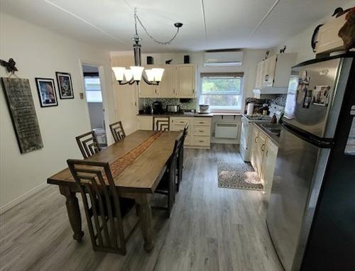 Cuisine - 122 Ch. Renaud, Val-Des-Bois, QC - Indoor Photo Showing Dining Room