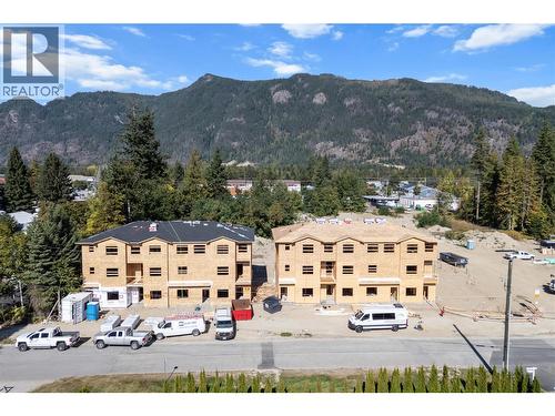 OCT 1 2025 UPDATE - 222 Temple Street Unit# 3, Sicamous, BC - Outdoor With View