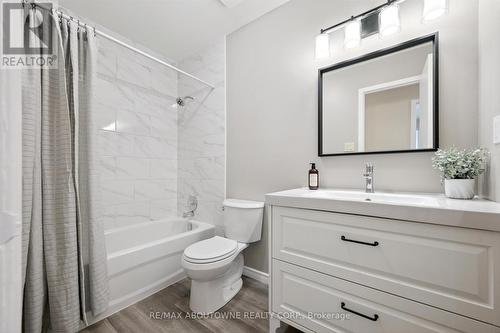 1370 Roylen Road, Oakville, ON - Indoor Photo Showing Bathroom